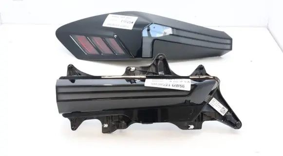 Tailgate rear/tail lights