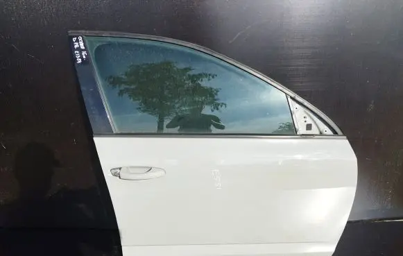 Skoda Octavia Mk3 (5E) Front door