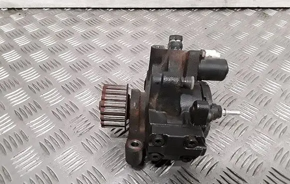 Renault Kadjar Fuel injection high pressure pump H8201100115 167003669R