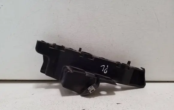 Audi Q7 4M Front bumper mounting bracket 4M0807283A