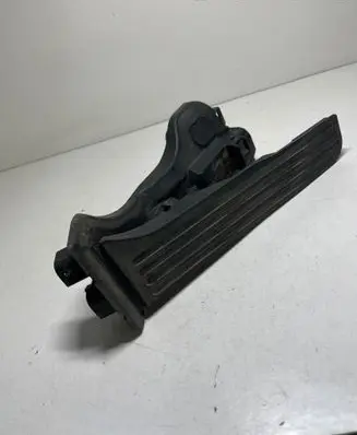 Volkswagen Jetta V Accelerator throttle pedal 1K1721503P