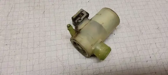 Subaru Legacy Windscreen/windshield washer pump