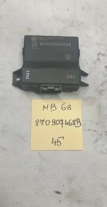 Audi A5 8T 8F Gateway control module 8T0907468R