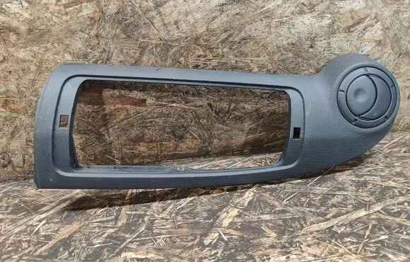 Dacia Sandero Panel trim 681343809R 8450000428 8200739446