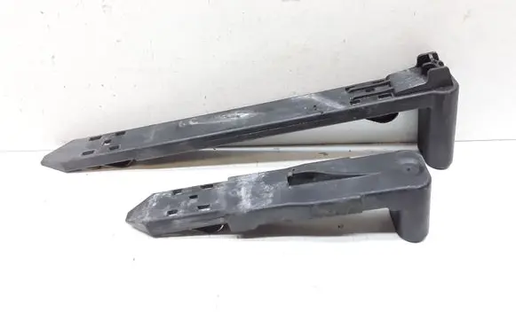 Volvo XC60 Headlight/headlamp mounting bracket 30763155 30763154