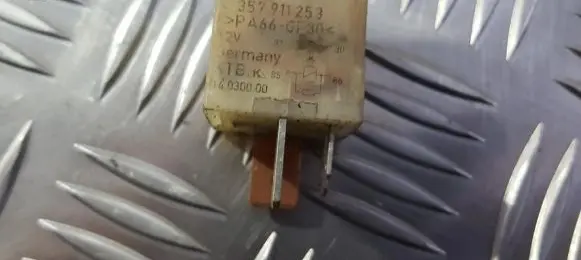 Volkswagen Transporter - Caravelle T5 Other relay 357911253 14030000