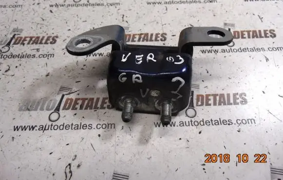 Toyota Corolla Verso E121 Rear door upper hinge