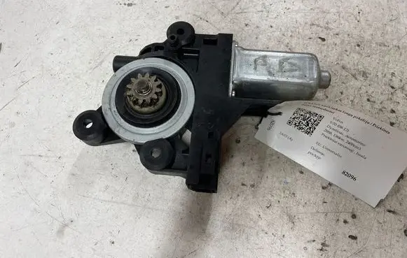 Volvo V70 Front door window regulator motor 120116 970714102