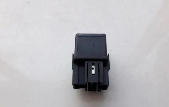 Volvo S40, V40 Other relay MB953381 V23124-B52-X240