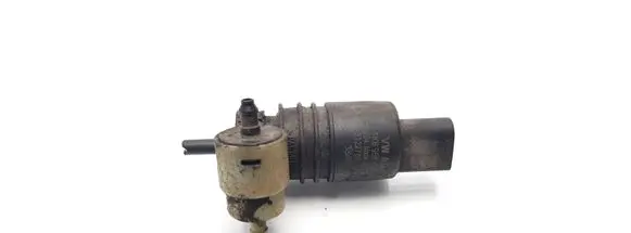 Volkswagen PASSAT B6 Windscreen/windshield washer pump 1K6955651 3122789