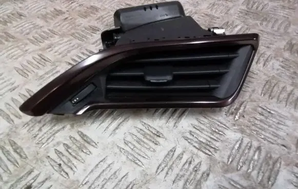 Peugeot 2008 I Dash center air vent grill 9673131677