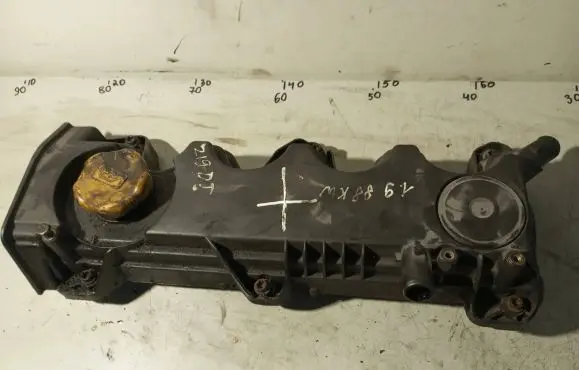 Opel Zafira B Rocker cam cover 55197017
