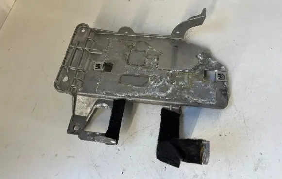 Audi A6 S6 C6 4F Bracket in trunk/boot 4F1035462