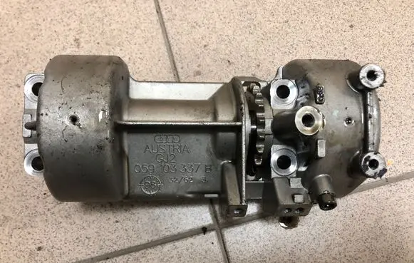 Audi A6 S6 C5 4B Oil pump 059103337B