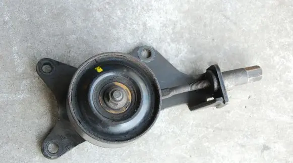 Nissan Pathfinder R51 Generator/alternator belt tensioner 128KW