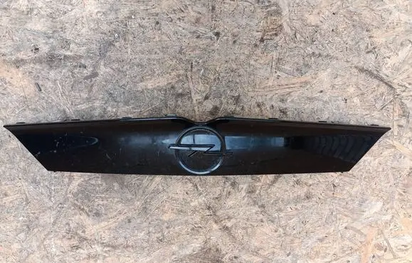 Opel Mokka B Front bumper upper radiator grill 9835272480