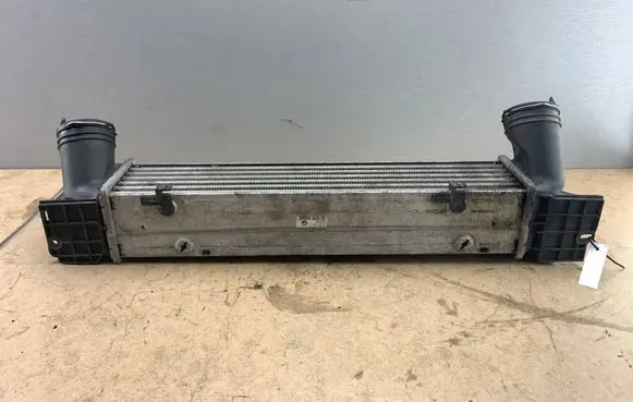 BMW 3 E90 E91 Intercooler radiator 7524916 17517524916 3093796