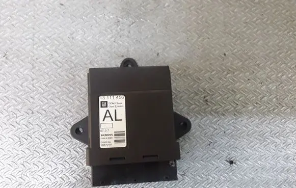 Opel Vectra C Door central lock control unit/module 13111456