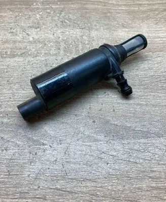 BMW 5 E60 E61 Headlight washer pump 6973097 577863