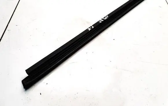 Mercedes-Benz E W211 Front door glass trim molding 