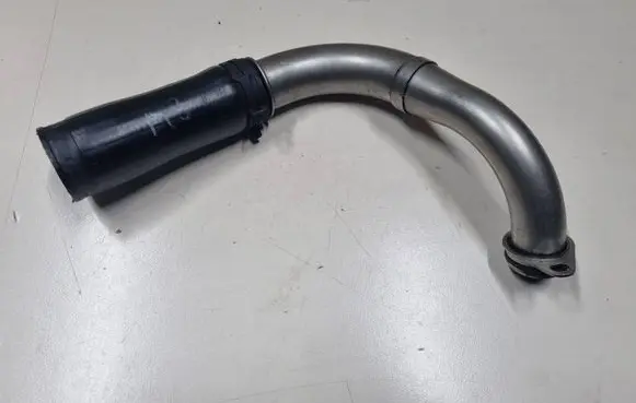 Audi A8 S8 D2 4D Intercooler hose/pipe 057145731B