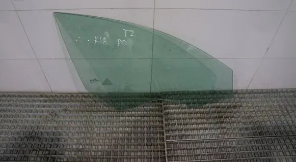 KIA Optima Front door window glass four-door