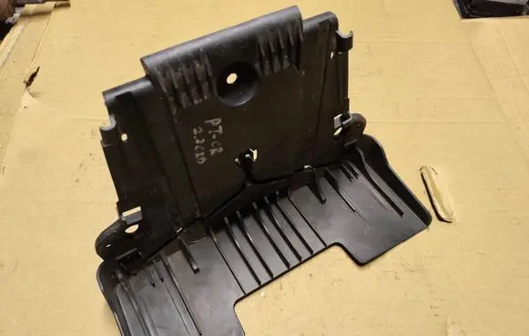 Chrysler PT Cruiser Battery tray 05033152AE
