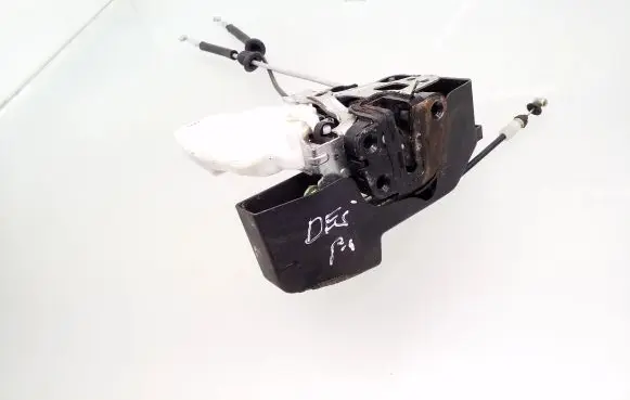 KIA Carens II Front door lock 813201D020
