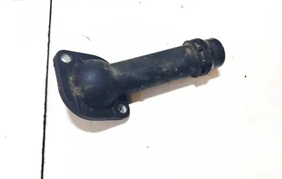 Volkswagen PASSAT B5.5 Engine coolant pipe/hose 06b121121 038121121b