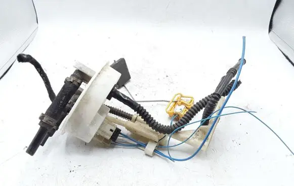 Mercedes-Benz E W211 Fuel level sensor A2114701641 1582881000