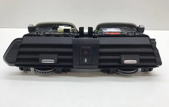 BMW X3 G01 Dash center air vent grill 9371467 6422 11916410