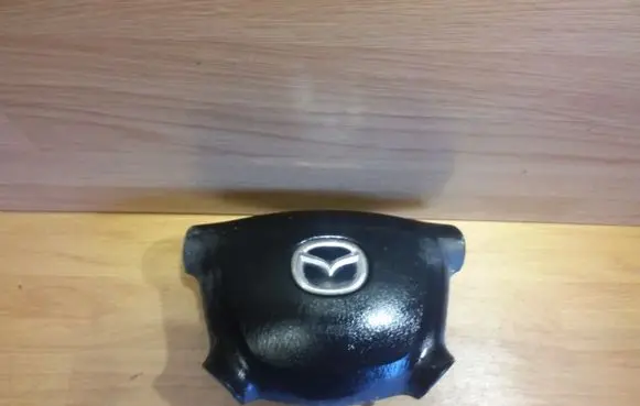 Mazda 323 F Steering wheel airbag T93121A