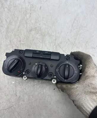 Volkswagen Golf V Climate control unit 1K1820045B 983179E 5HB00932201