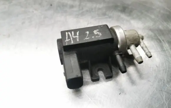 Audi A4 S4 B5 8D Turbo solenoid valve
