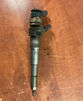 BMW 5 E60 E61 Fuel injector 7794652