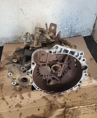 Manual 5 speed gearbox