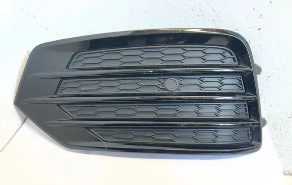 Audi Q3 8U Front bumper lower grill 8U0807681K 8U0807151C 8U0919267Q