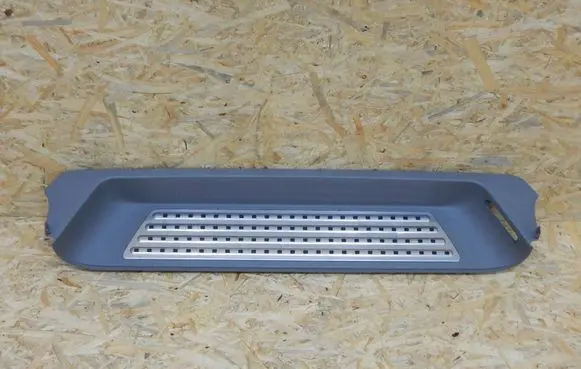 Volkswagen Multivan T5 Rear sill trim cover 7H5863725G