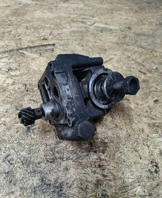 Ford Mondeo MK II Oil pump 96FF6L686AA