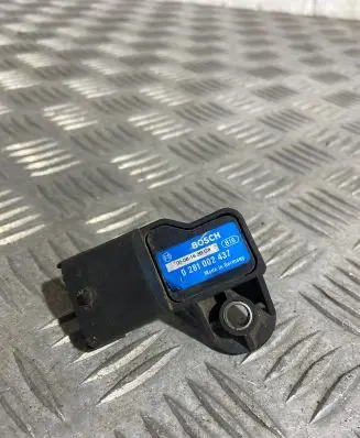 Mercedes-Benz E W211 Air pressure sensor 0281002437