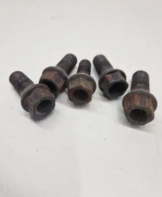 BMW X5 E70 Nuts/bolts 