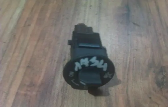 Renault Megane II Passenger airbag on/off switch 8200169589c
