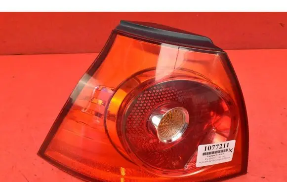 Volkswagen Golf IV Rear/tail lights 1K6945095J