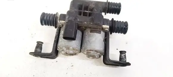 BMW X5 E53 Coolant heater control valve 6411690665203