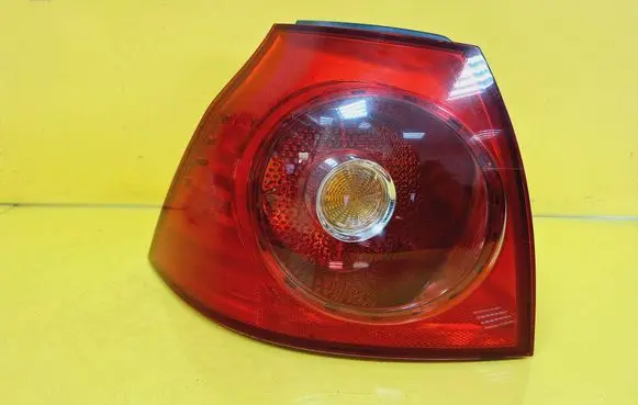 Volkswagen Golf V Rear/tail lights 1K6945095G 89032902