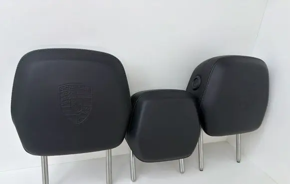 Porsche Cayenne (92A) Rear seat headrest 958