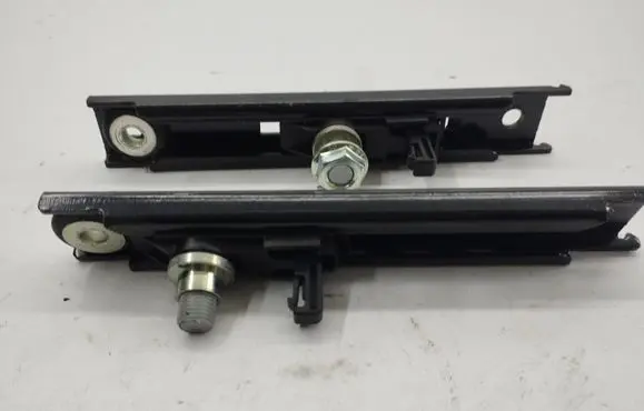 Maserati Quattroporte Seat belt adjustment rail 