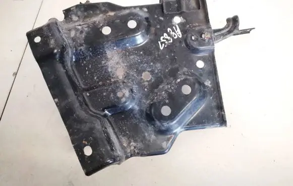 Battery bracket