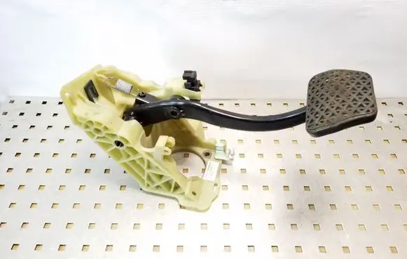BMW 5 E60 E61 Brake pedal 676083405