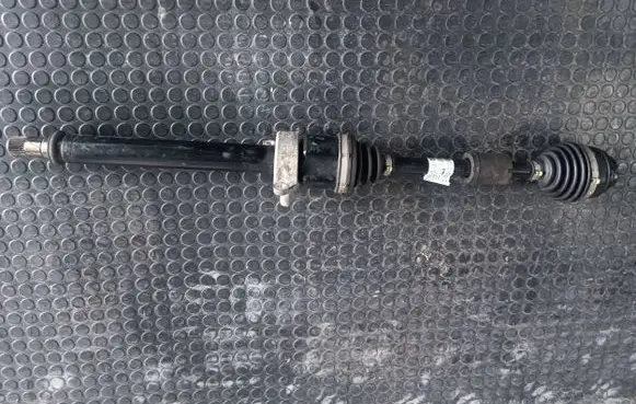 BMW X2 F39 Front driveshaft 8681524
